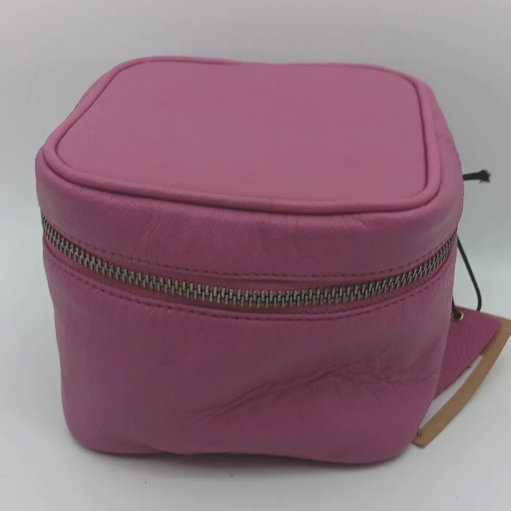 GENUINE LEATHER JEWERLY/ MAKEUP CASE